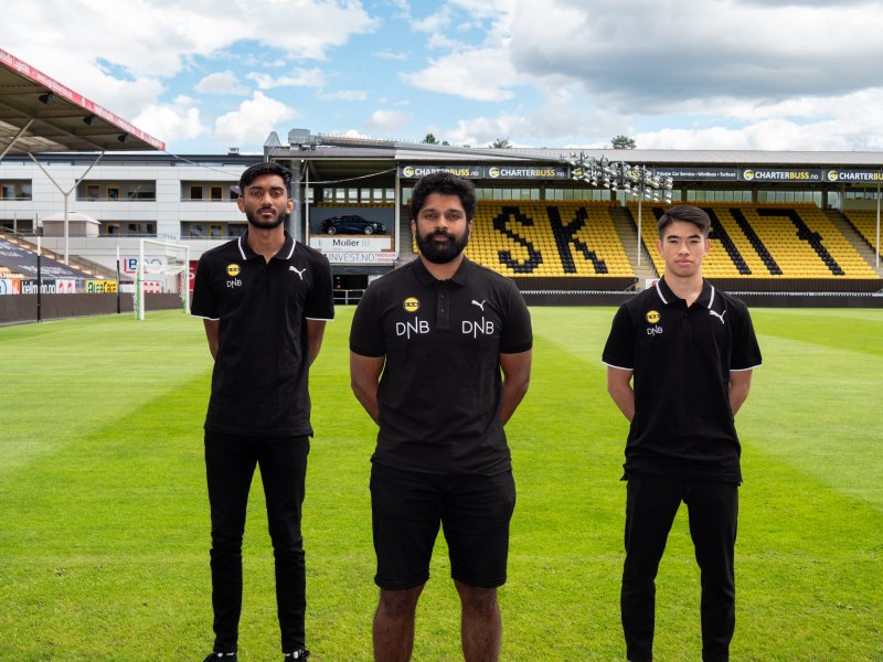 FORNØYD TRENER: Thilip Thangarasa er meget fornøyd med å ha fått med Vidusan (t.v) og Bao på laget. Foto: Emil Saglien Ruud