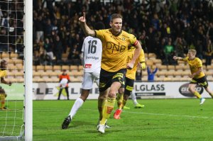Frode Kippe jubler etter scoring mot Sogndal