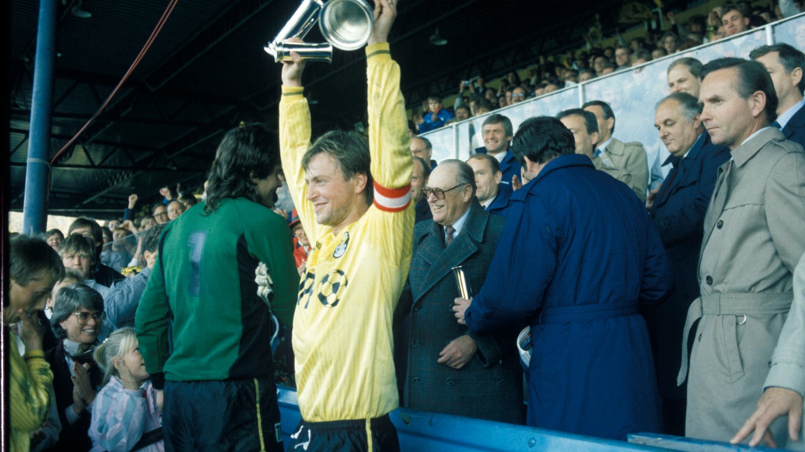 Arne Erlandsen jubler for seier i cupfinalen 1985