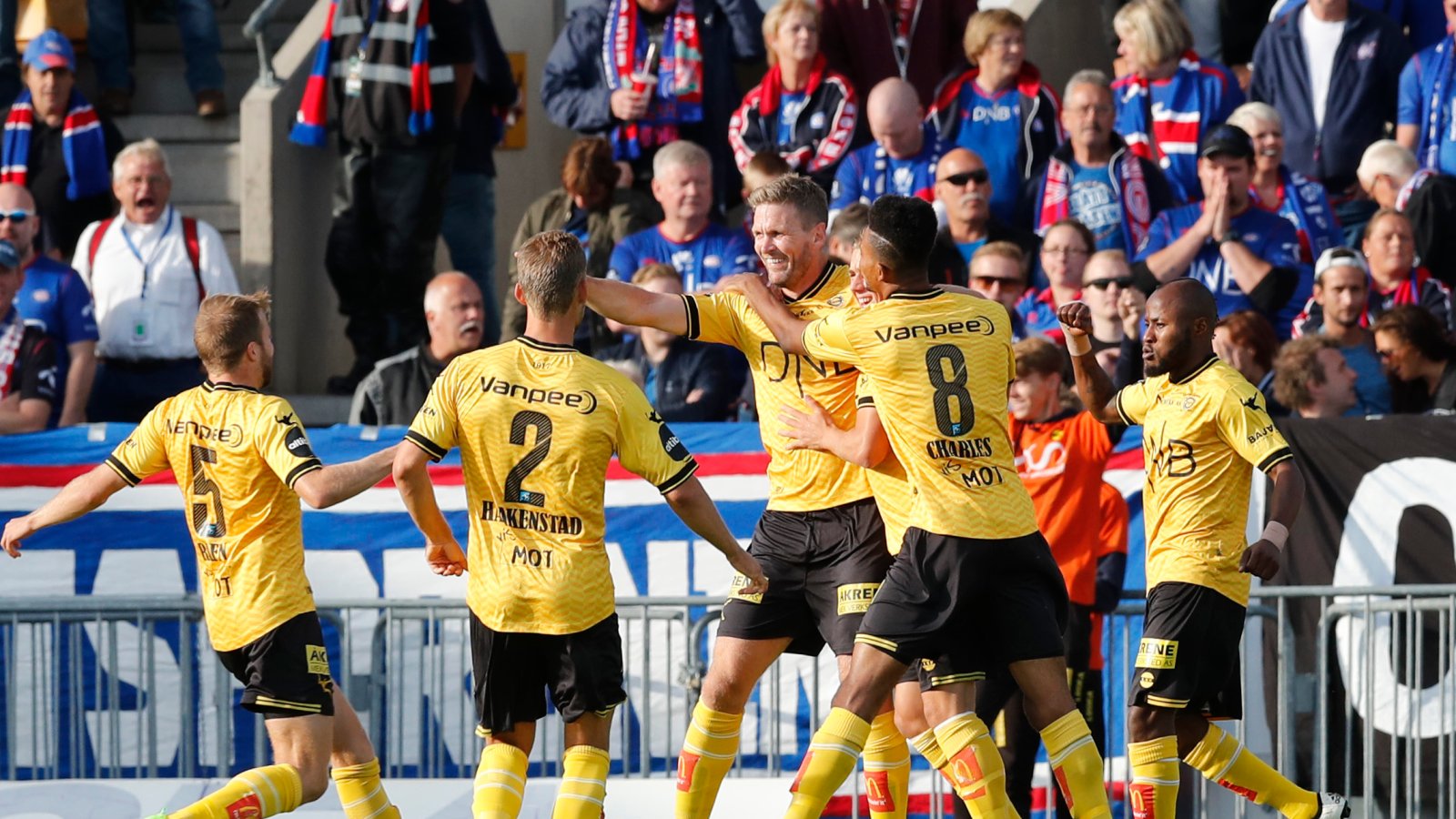 Frode Kippe jubler etter scoring mot Vålerenga