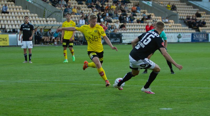 OFFENSIV: Eskil Edh viste seg fram på en imponerende måte mot Rosenborg.