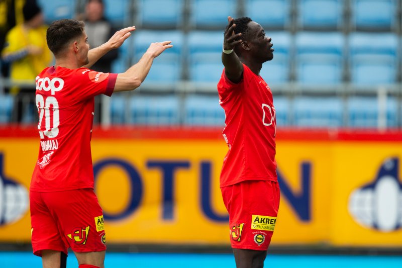 JUBEL: Akor Adams sørget for 4-1-seier til Lillestrøm i Sandefjord. Foto: Trond Reidar Teigen / NTB