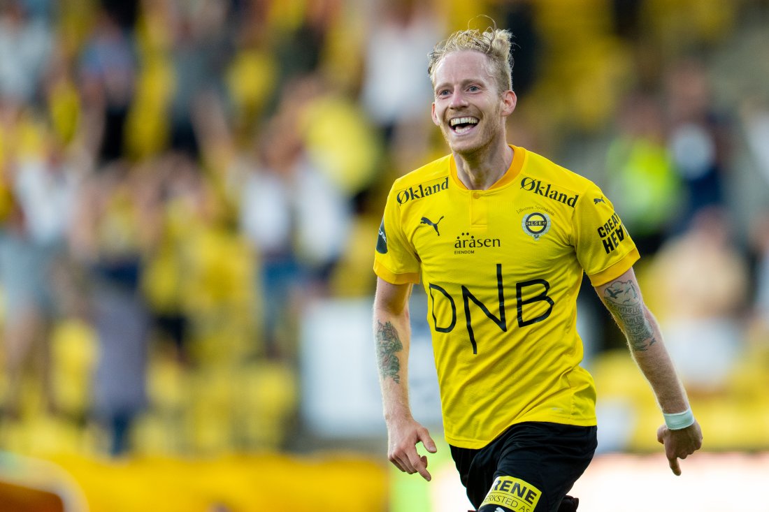 Gjermund Åsen etter å ha satt inn 2-0-målet mot Rosenborg på Åråsen. Foto: Fredrik Hagen / NTB