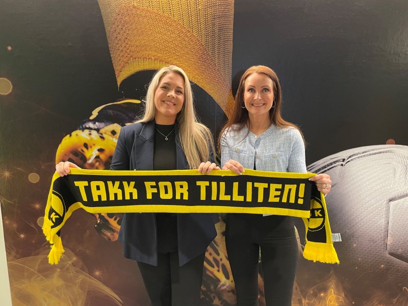 NY AVTALE: Son Spa og Madeleine Østby har signert på en ny toårsavtale med LSK og Kari Herredsvela.