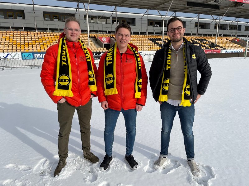 NY PARTNER: Daglig leder Christoffer Endre Odden og administrativ leder Jonas Pedersen i Gjerdrum Byggservice, og partneransvarlig i LSK Andreas Nilsen Grov.