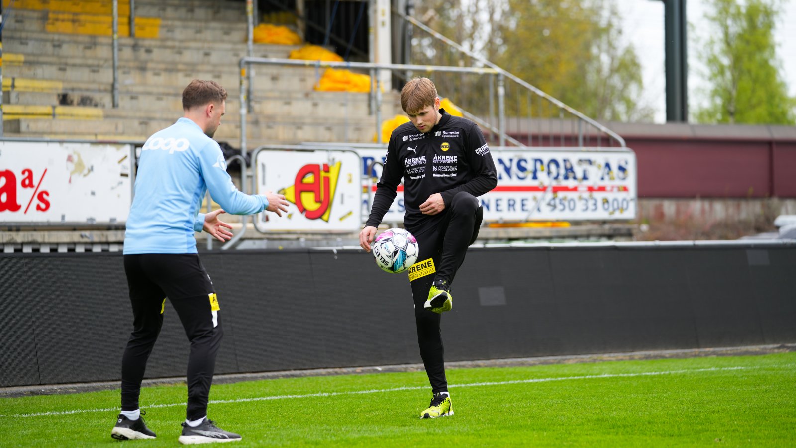 Ranger trener med ball