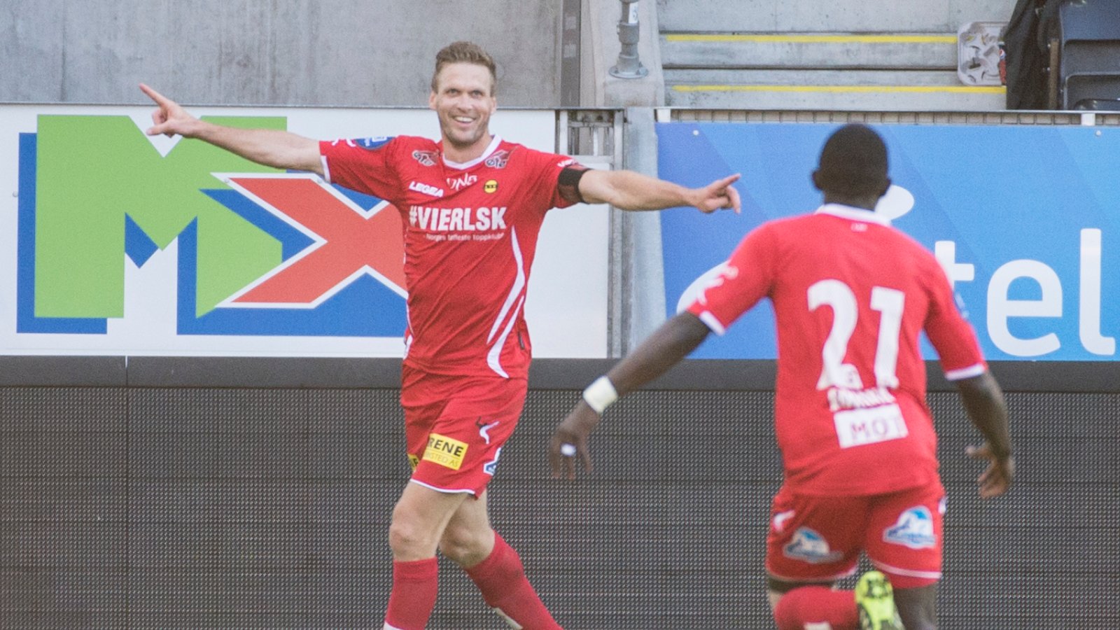 Frode Kippe jubler etter scoring mot Rosenborg