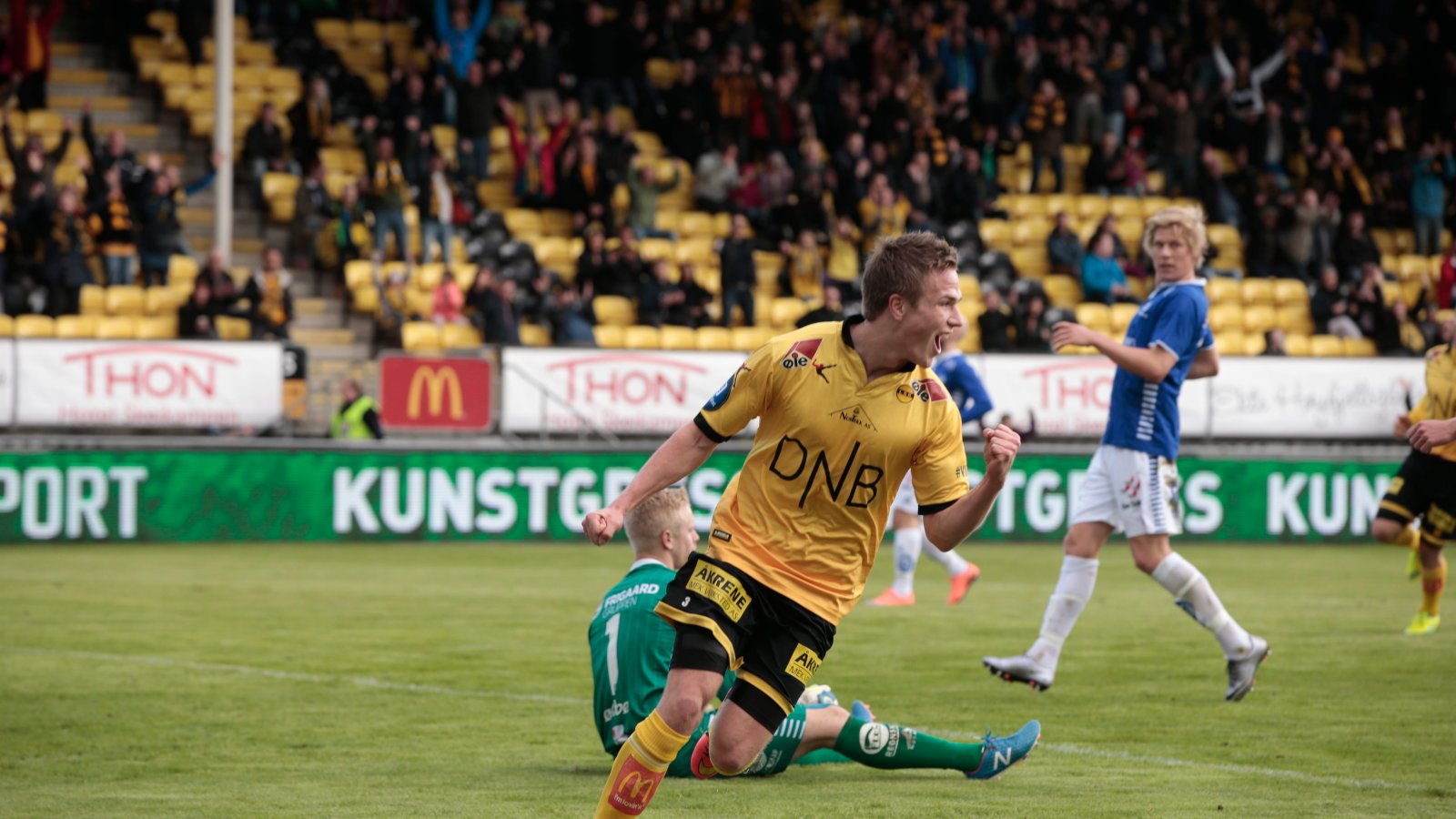 Simen Kind Mikalsen scorer mot Sarpsborg 08
