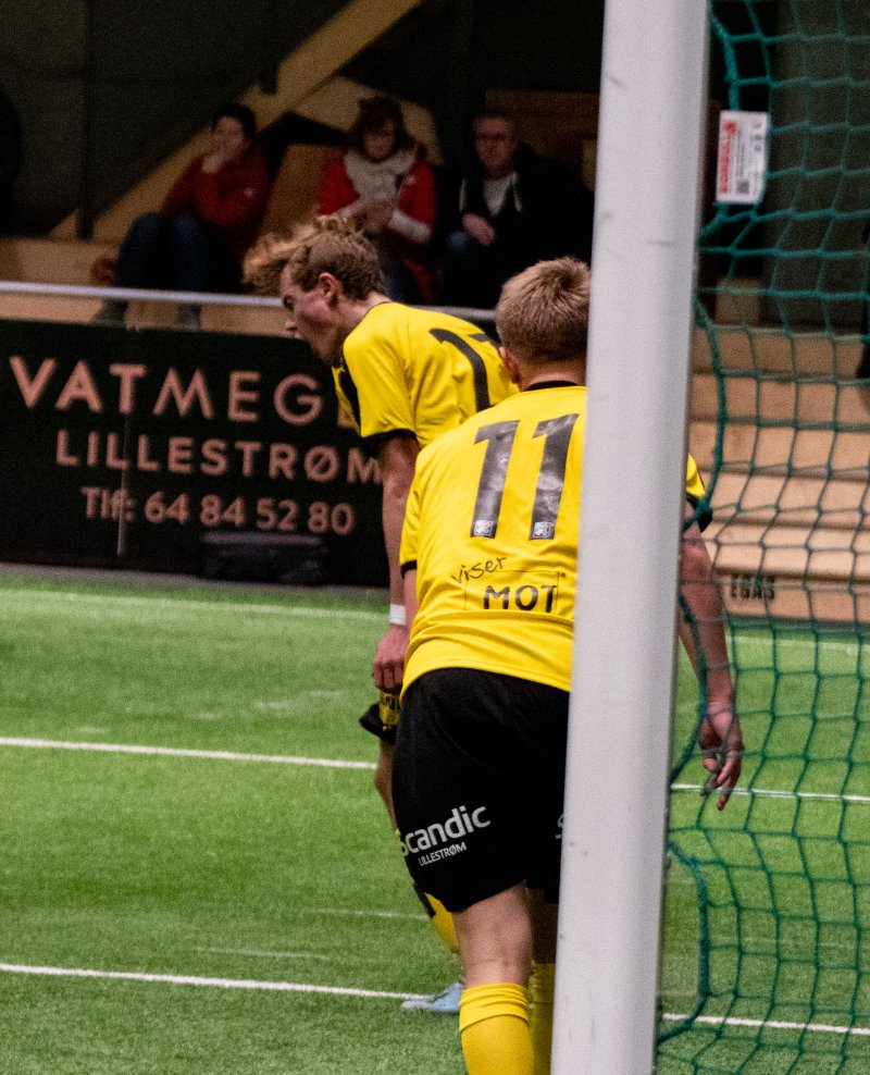 GLEDE: Mikkel Rakneberg slapp jubelen løs etter å ha scoret på corner. Foto: Emil Saglien Ruud