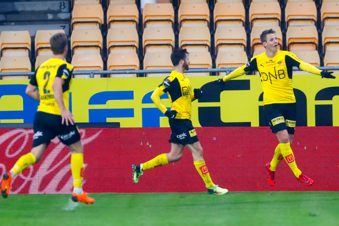 Thomas Lehne Olsen feirer sitt første LSK-mål på Åråsen. Foto: Heiko Junge / NTB