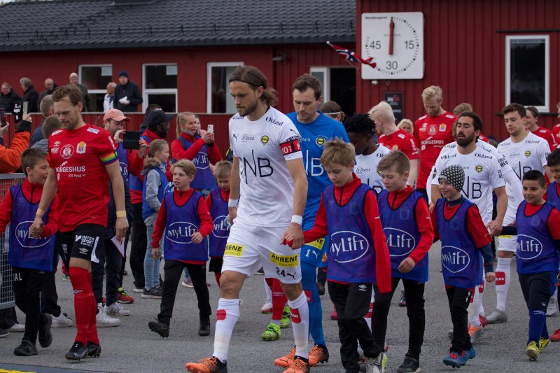 CUPMORO: Eidsvold IF og Lillestrøm spilte cupkamp for rundt 1300 tilskuere på Råholt onsdag kveld. Foto: VEGARD STEENSNÆS